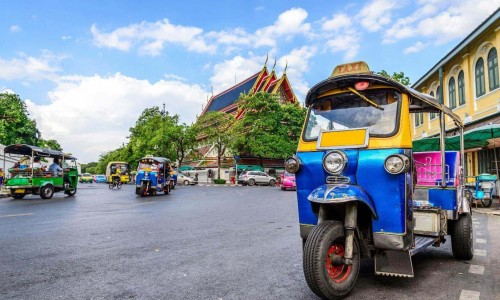 Giants front of the church at Wat Arun. Wat Arun is a Buddhist temple in Bangkok Yai district of Bangkok, Thailand.